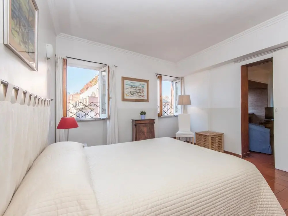 RSH Giulia Large Piazza Navona Apartment