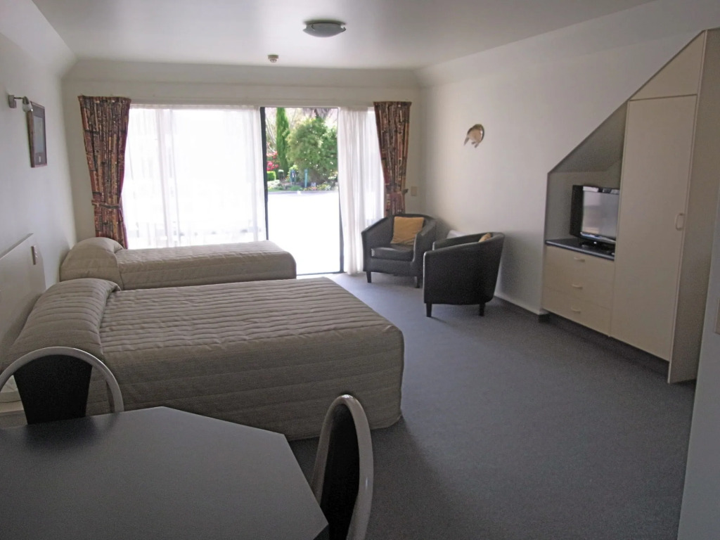 Avalon Manor Motel