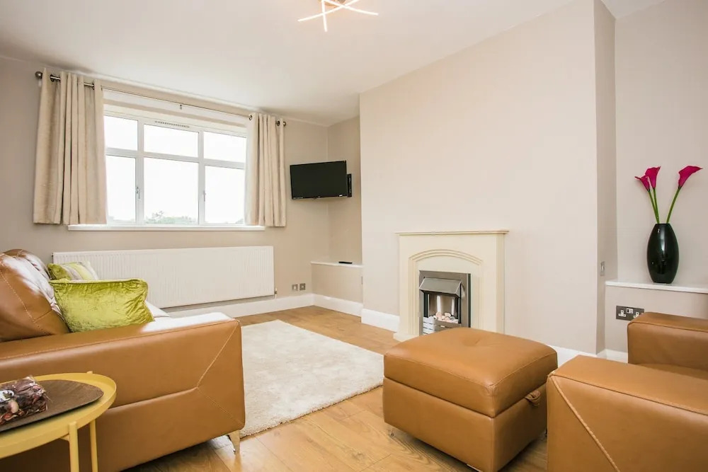2 Bedroom Flat in West London