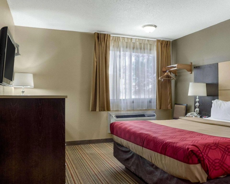 Econo Lodge Grand Forks near University