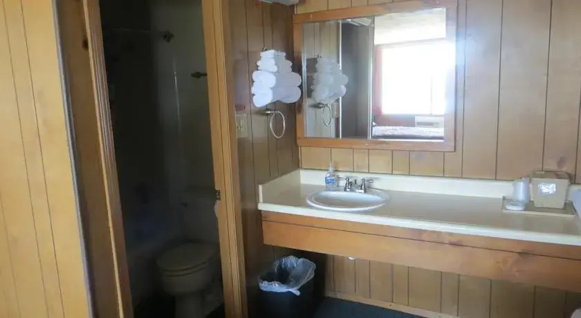 Deepwater Inn Motel