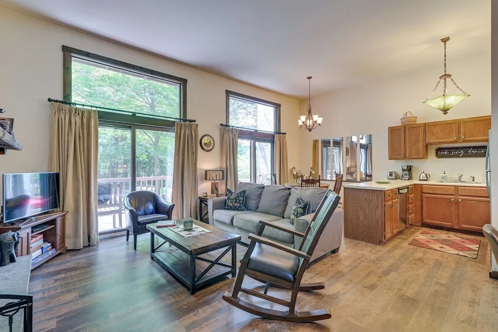 Windham Retreat w/ Private Deck & Mtn Views!