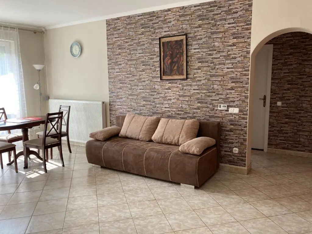 Kristaly Apartman