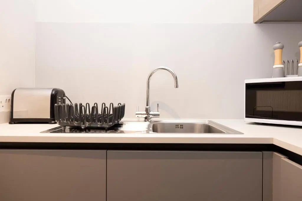 ALTIDO Sophisticated and Bright 4BR apt near Edinburgh Castle
