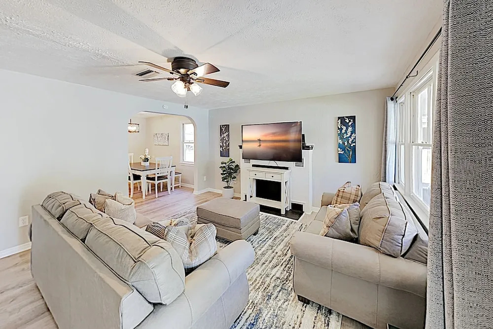 New Listing! All-new W/ Pool - Near Beach 3 Bedroom Home