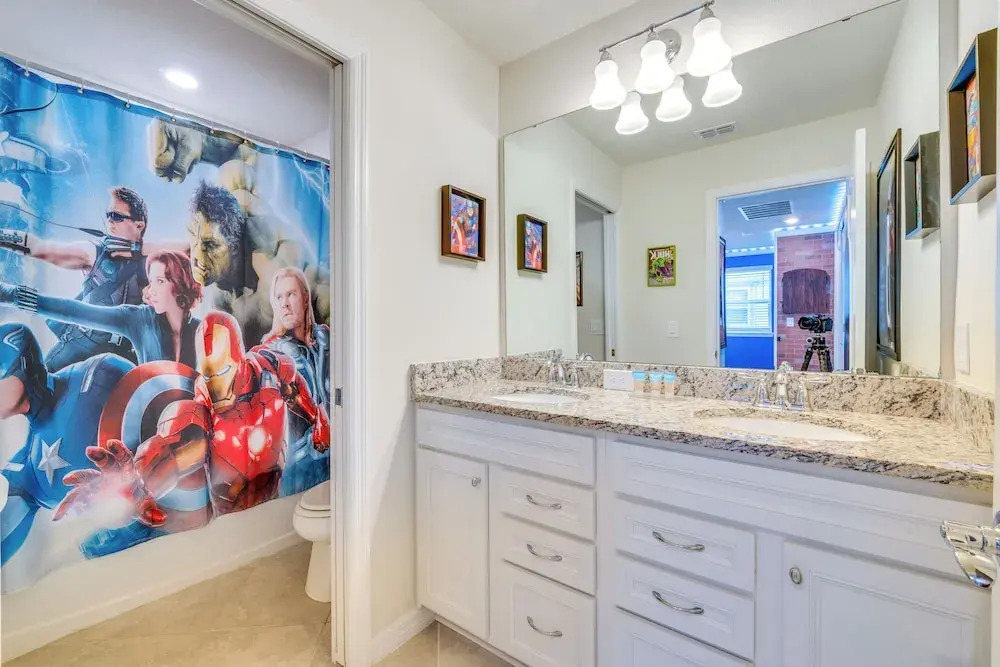 7 Mi to Disney: Davenport Family Getaway w/ Pool!