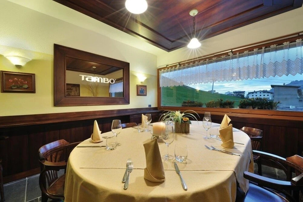 Hotel Tambò