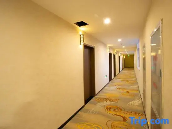 Yilong Ruiyun Hotel (Hengshui Heping East Road)