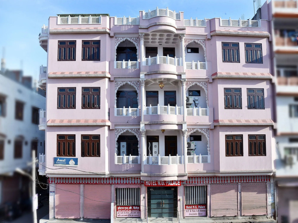 OYO 11389 Hotel NG Palace