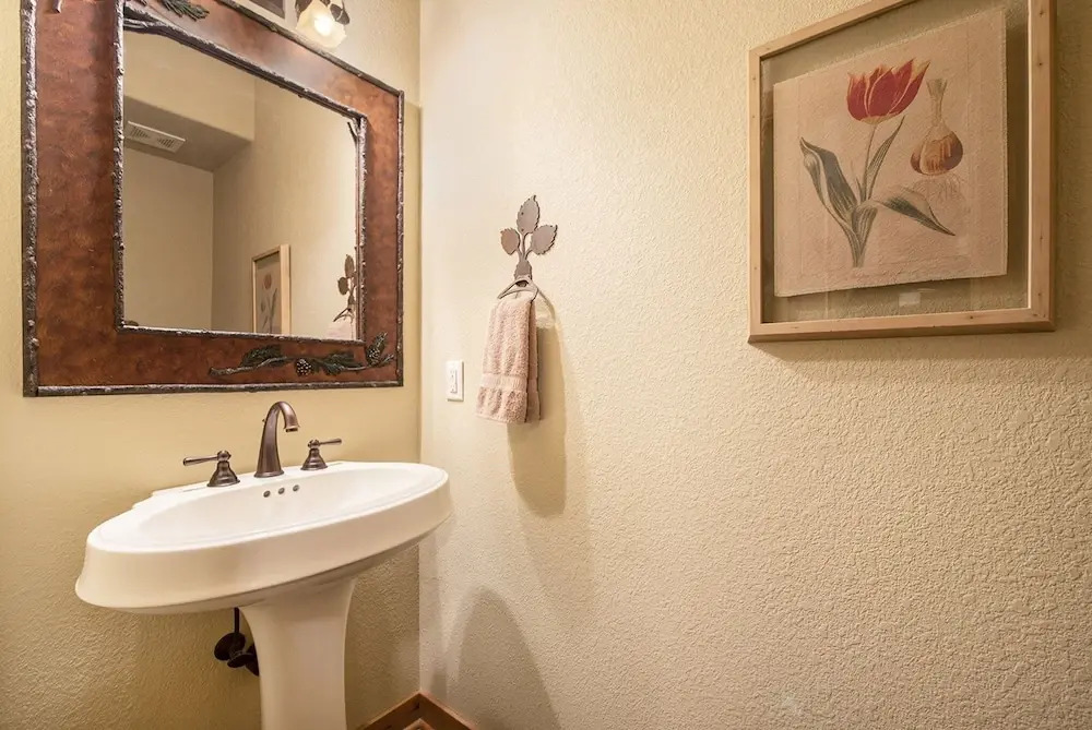Fall River Retreat - Monthly Long-term Vacation Rental 3 Bedroom Townhouse by RedAwning