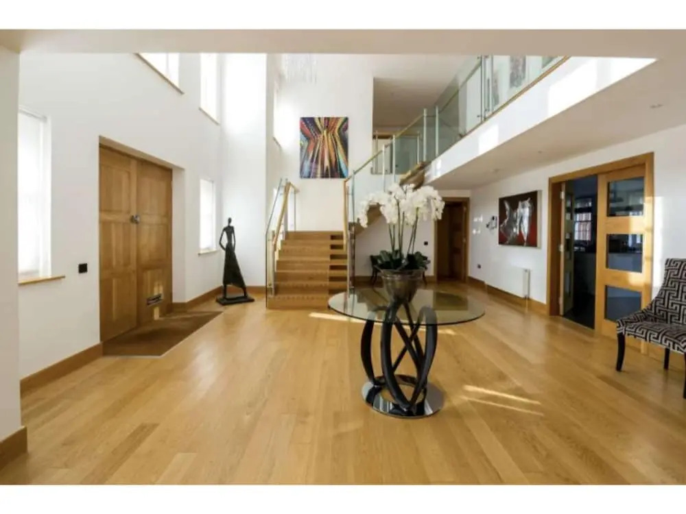 Luxury 6 Bedroom House for 12, With Parking
