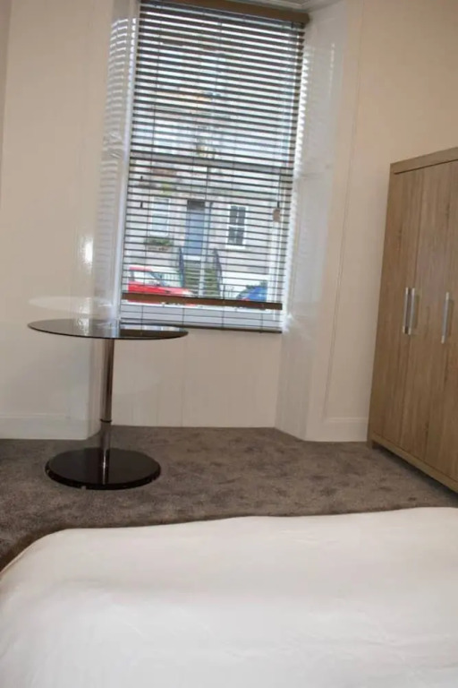 Bright and Modern Flat In The Centre of Edinburgh