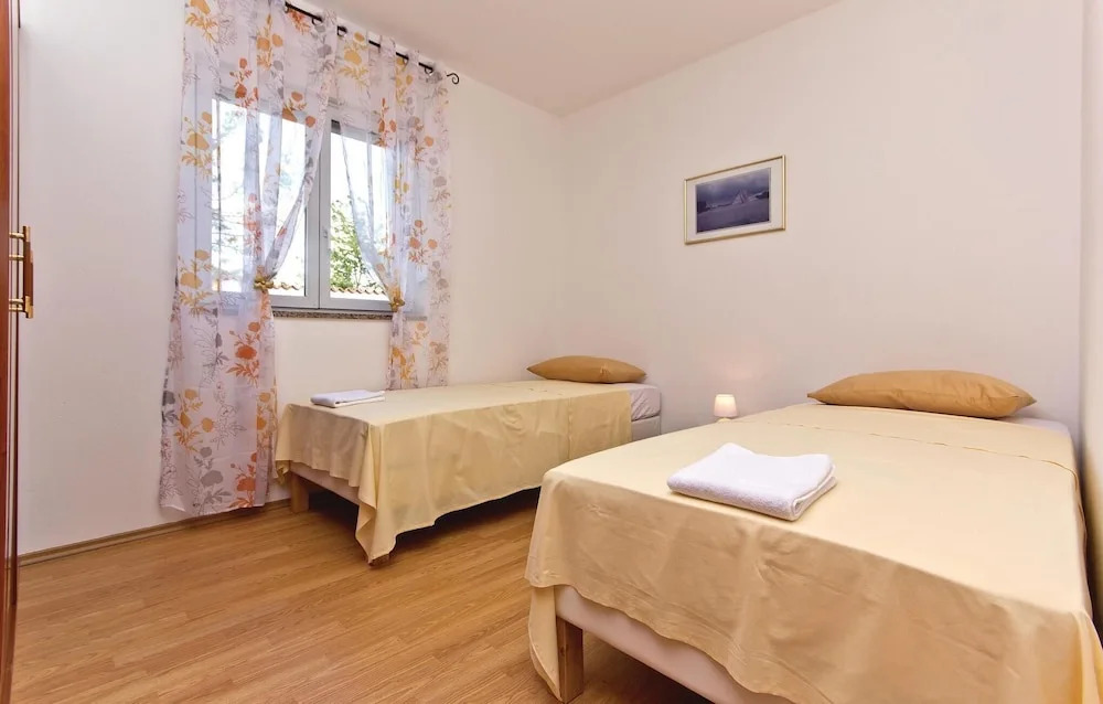 Amazing Home in Marcana With Wifi and 4 Bedrooms