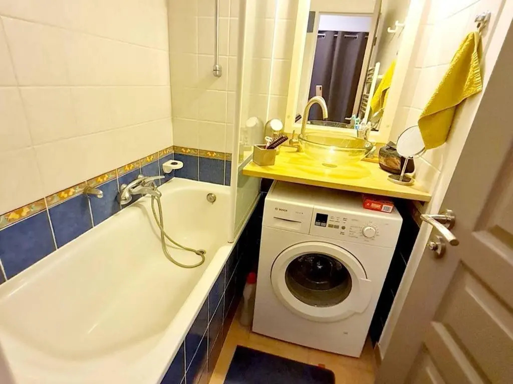 Appartement Six-Fours-les-Plages, 3 pièces, 4 personnes - FR-1-316-282