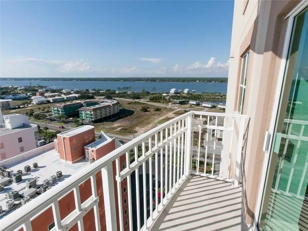 Crystal Shores West 908 - 3 Br condo by RedAwning