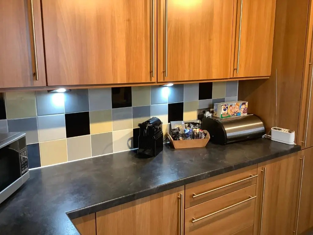 37 Farraline Court, City Centre apartment