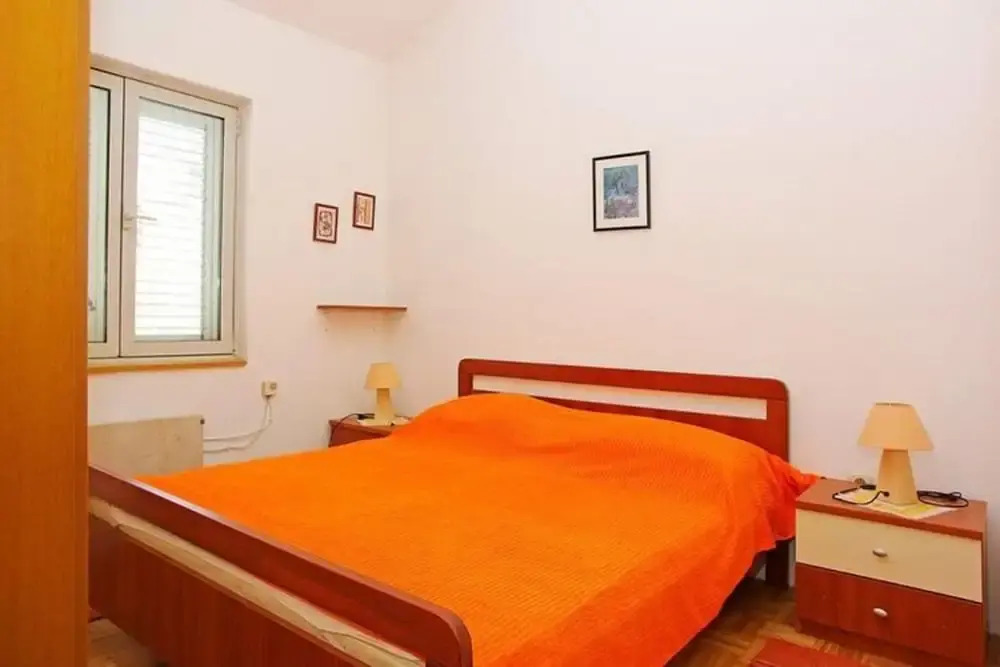 Apartments Tomasic - Two Bedroom Apartment With Terrace and Sea View
