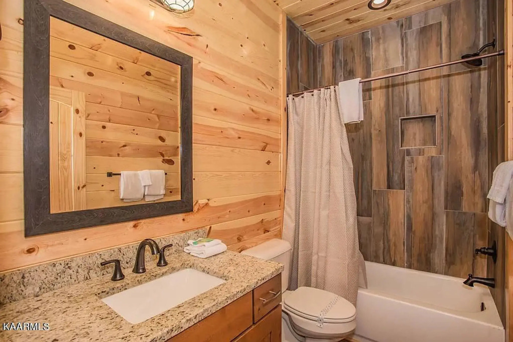 Starr Crest by Beyond Expectations w Indoor Pool