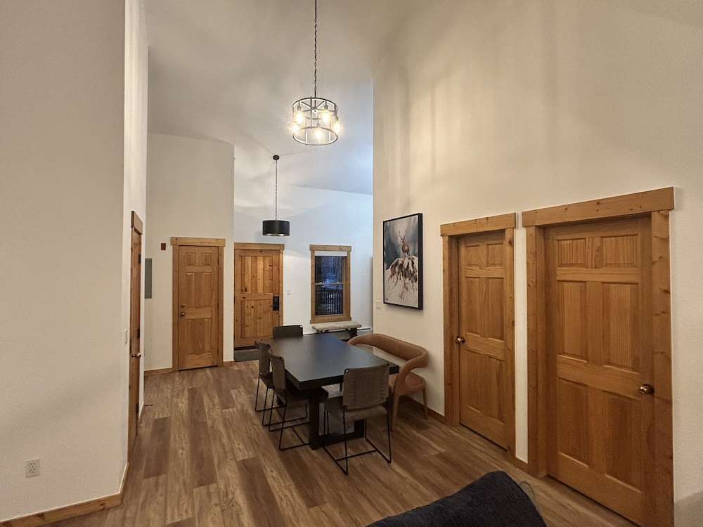 Renovated 3br Mountain Condo - Kids Ski Free 3 Bedroom Condo