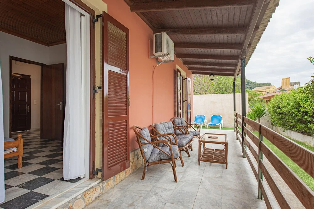 Holiday Apartment "yannis" on the Beach of Agios Gordios in Corfu