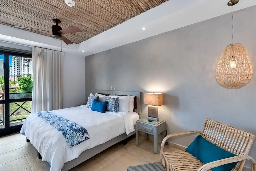 Amazing Seaside Penthouse With Rooftop Terrace