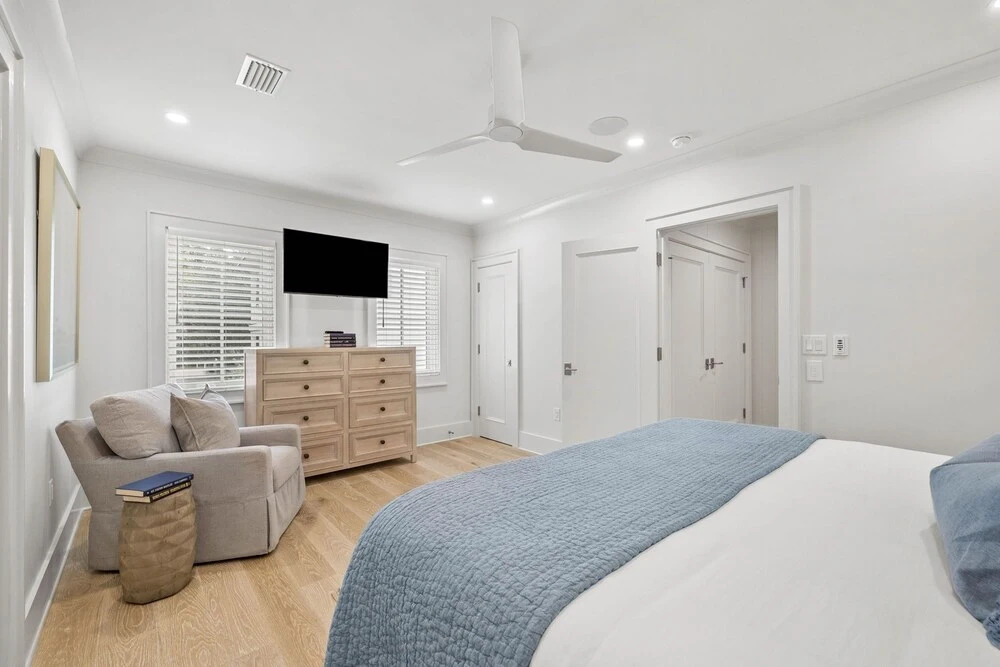 Newly Designed Custom Seaside Home with 6 Bedrooms + Next to Adult Pool/Fitness Center 6 Home by RedAwning