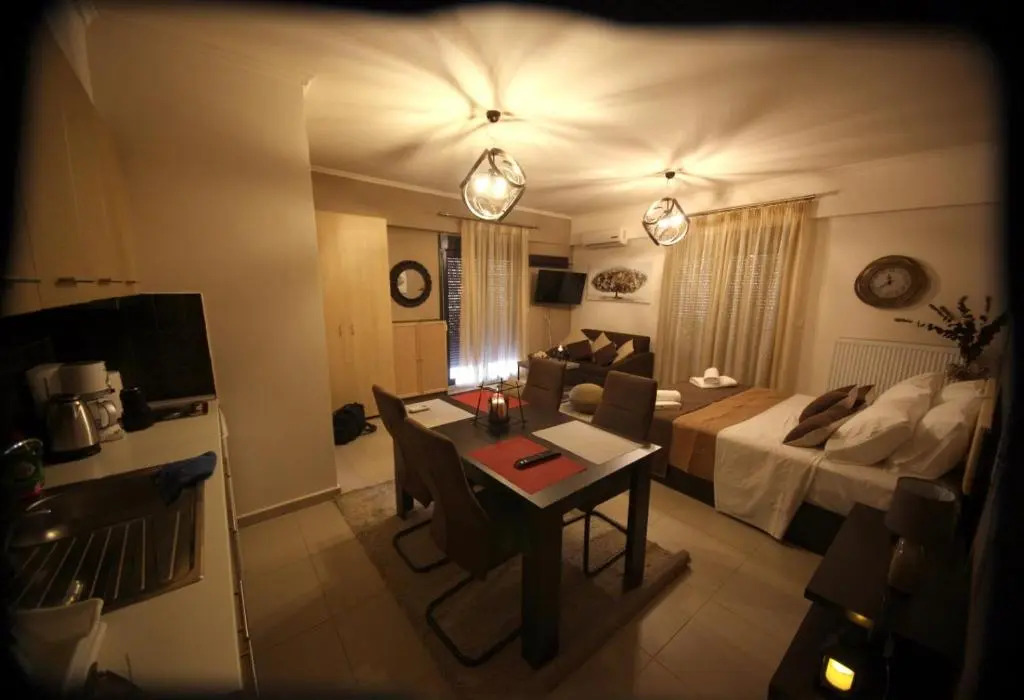 Kosmos Service Apartment City Center 1 With Parking