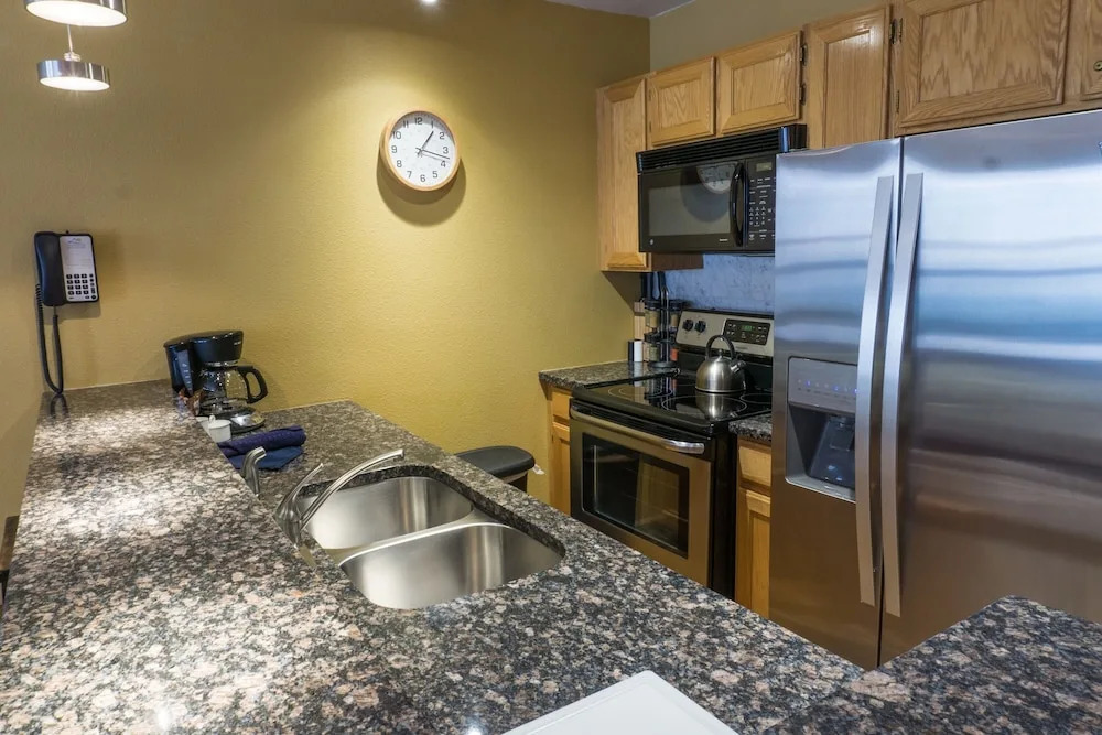 Bright Winter Stay W/skylight 2br/ba Short Stroll To Main St 2 Bedroom Condo by RedAwning