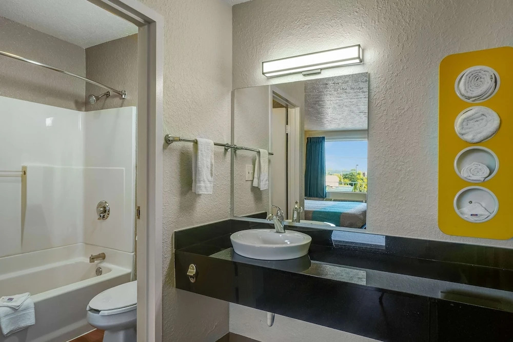 Motel 6 Lexington East