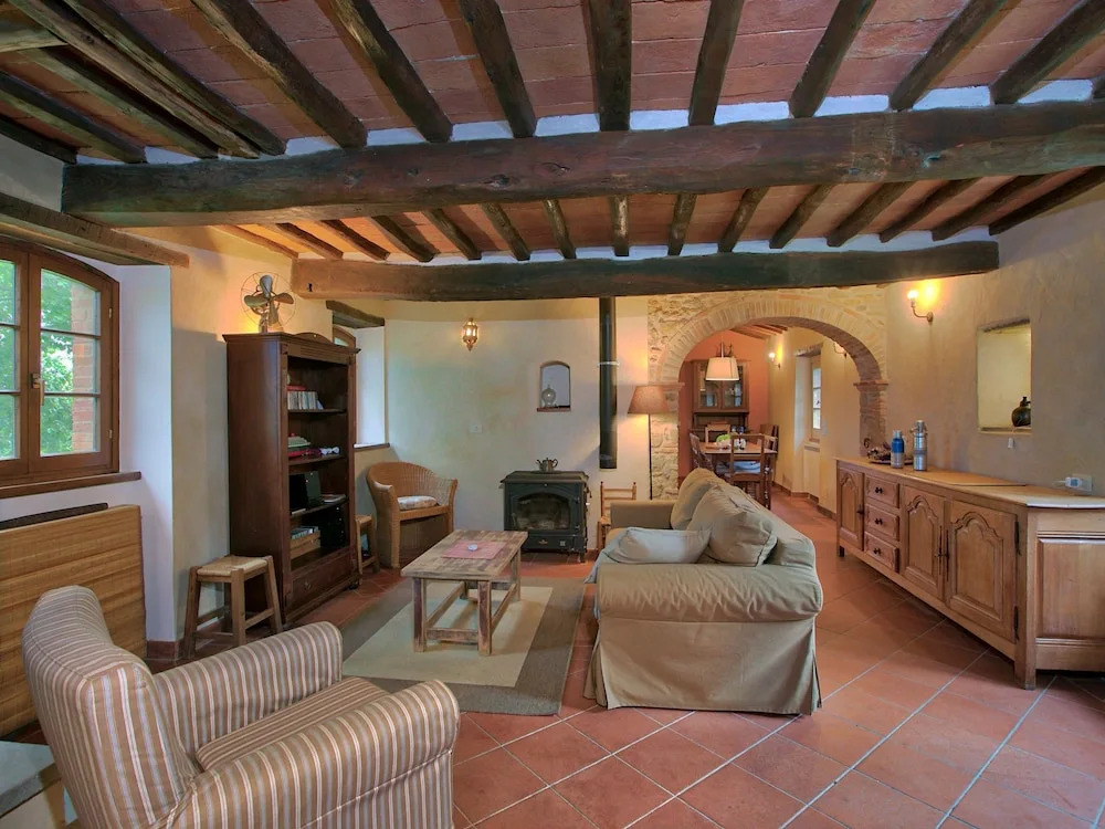 Magnificent Farmhouse in Lucignano With Swimming Pool