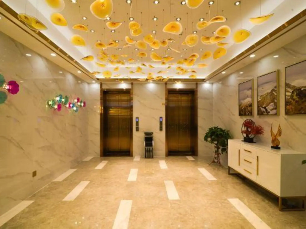 Huangjia Xiyan Hotel