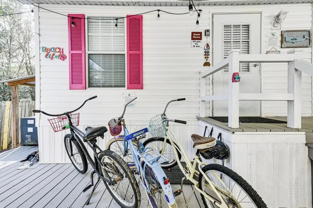Walk to Beach: Miramar Tropical Cabana w/ Deck!