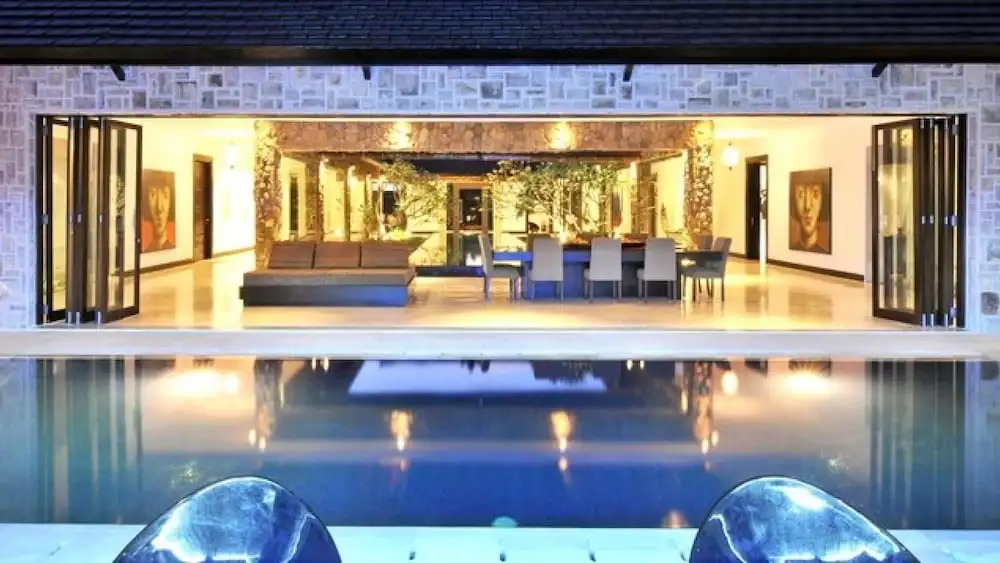 Modern Family Villa