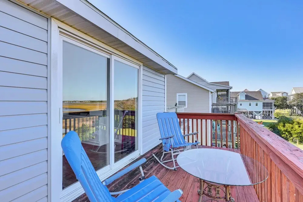 Walk to Beach: Duplex in North Topsail Beach!