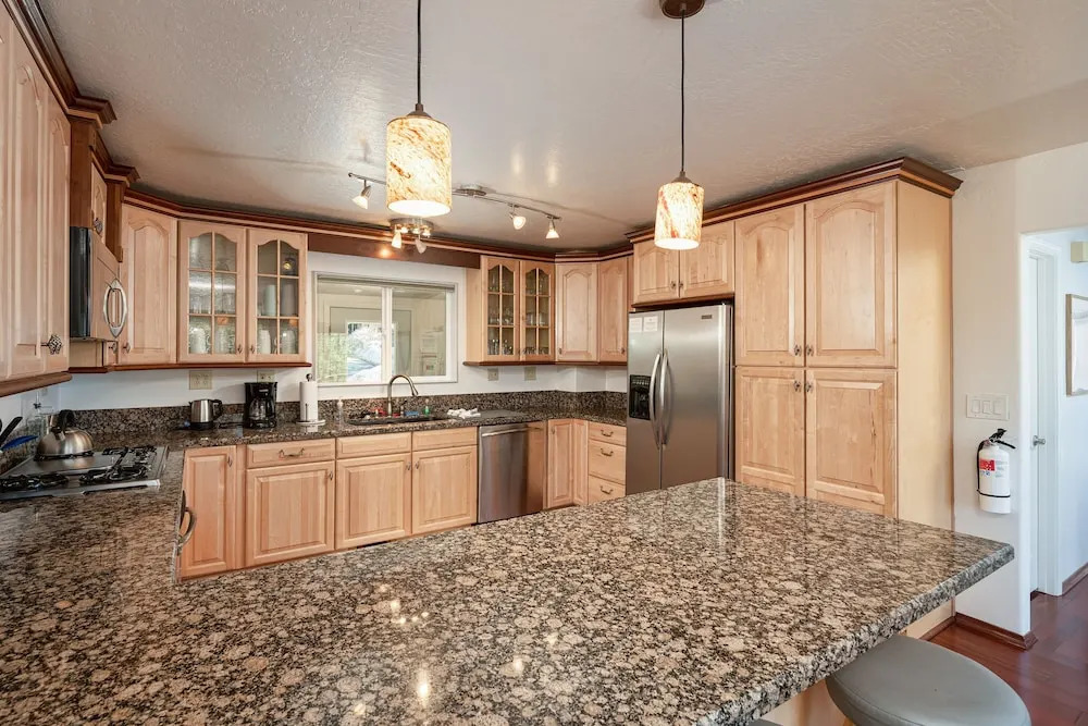 New Listing! All-season W/ Private Hot Tub 5 Bedroom Home