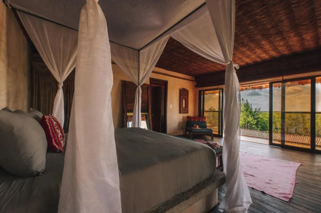 Radhoo Tulum
