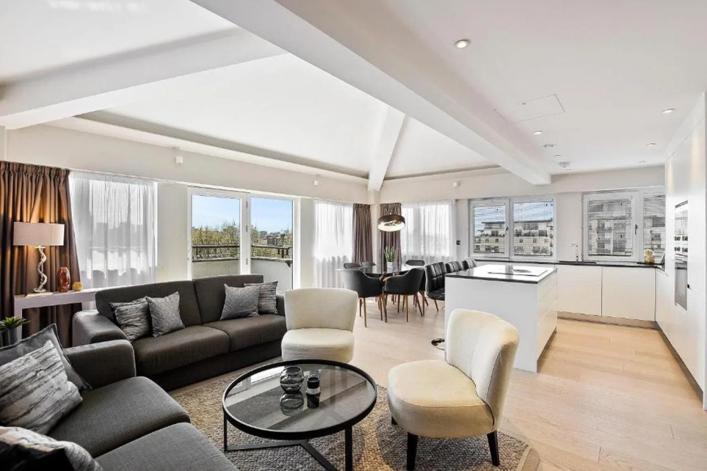 Vauxhall Bridge Road by Aeria Apartments
