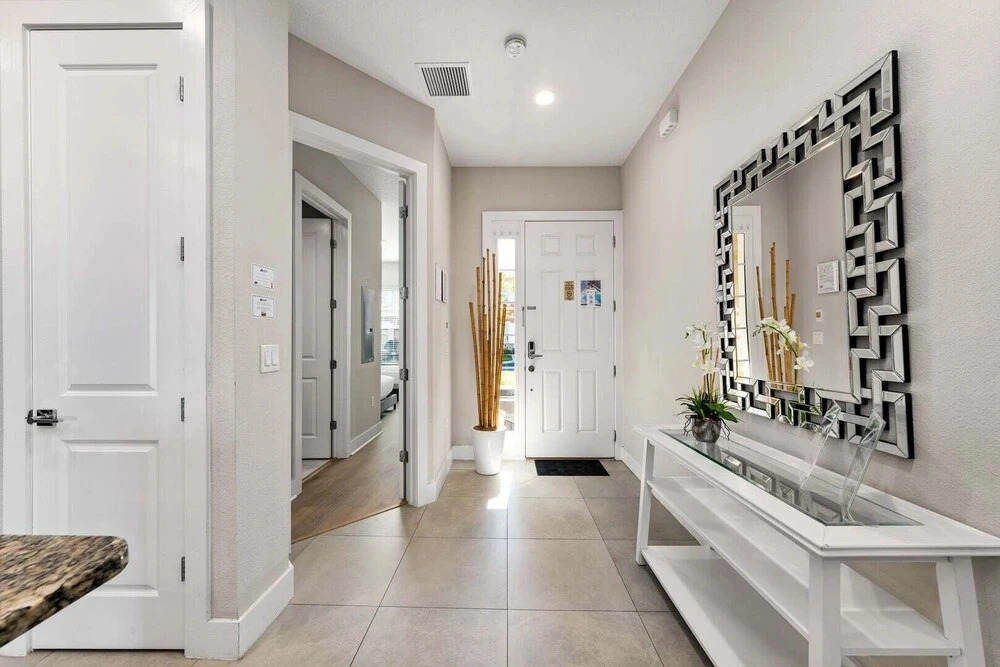 Spacious Family Villa 5min to Disney