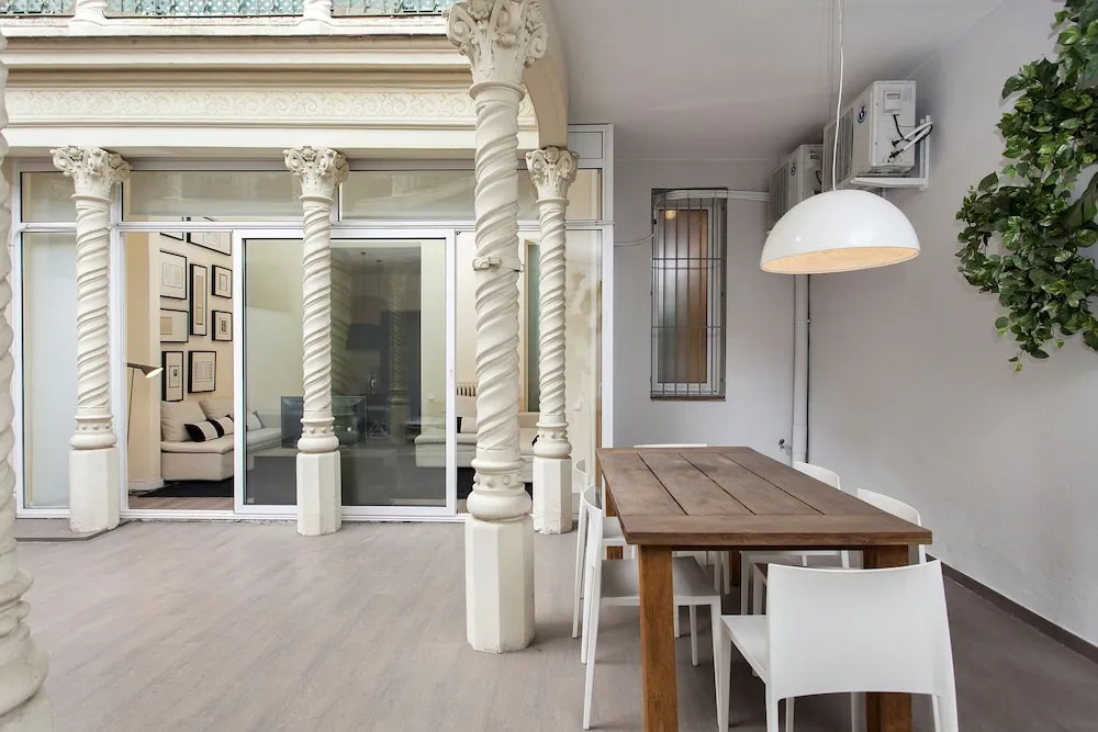 1309 - City Centre Apartment Terrace