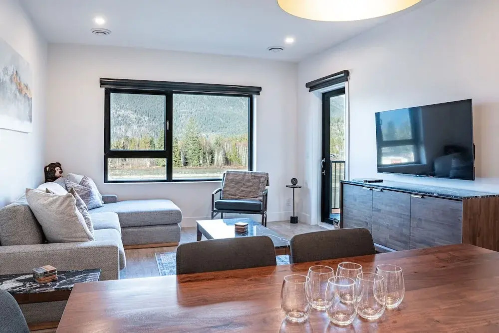 Mountainside Revival Revelstoke Vacations