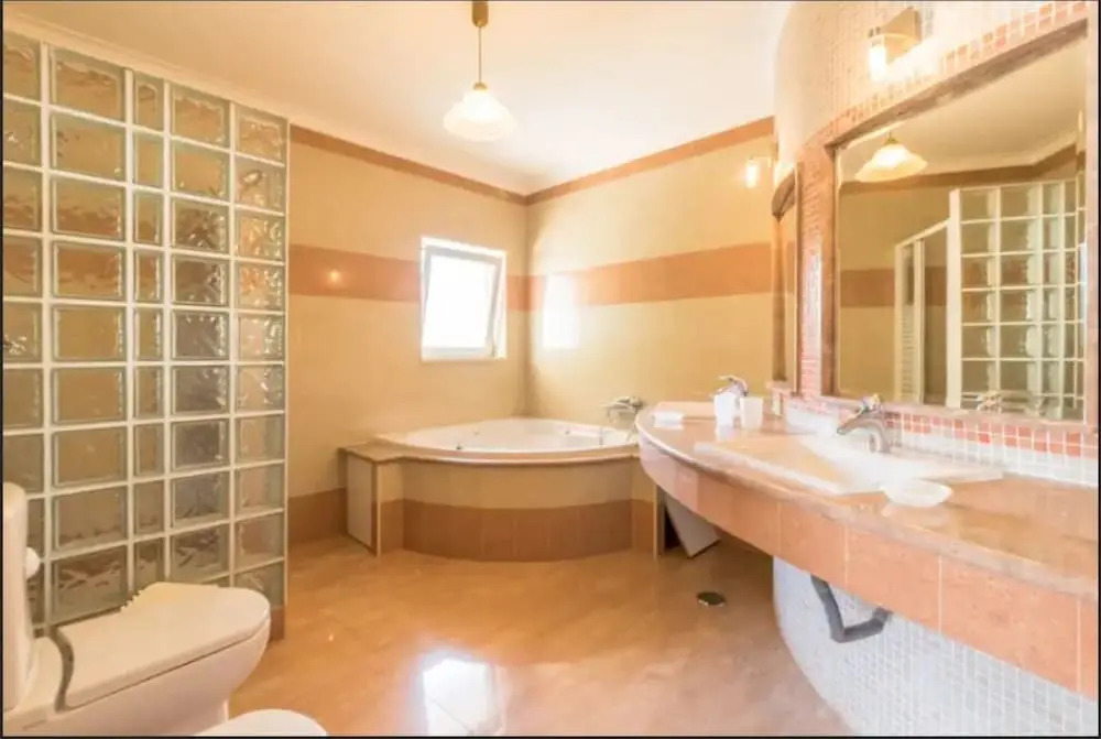 Villa - 5 Bedrooms with Pool - 107747