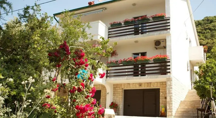 Apartments Maja