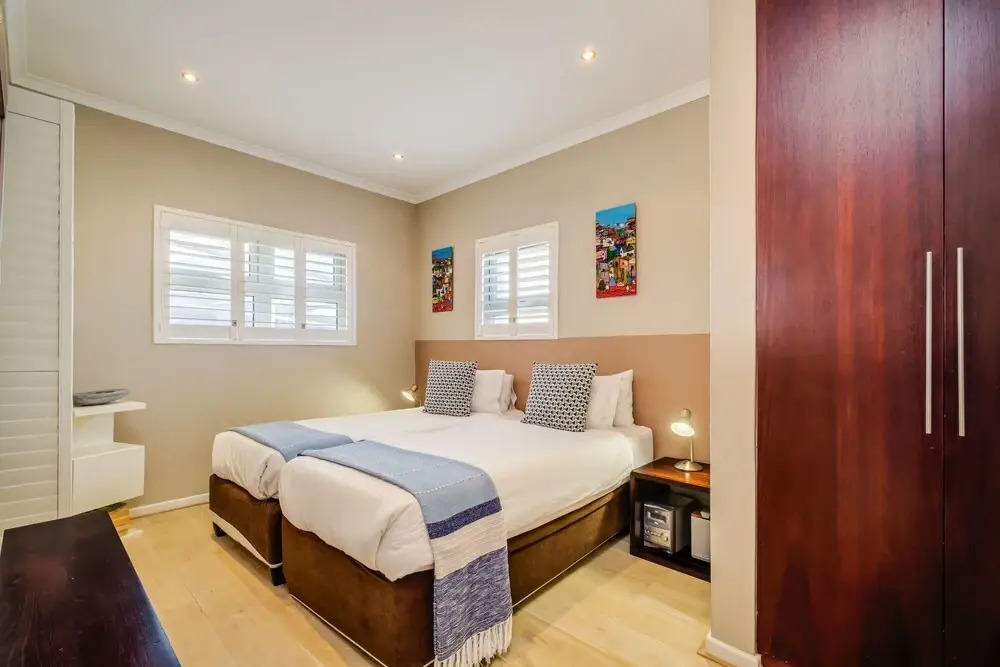 Holiday Apartment in Secure Camps Bay Complex With Private Pool Calico
