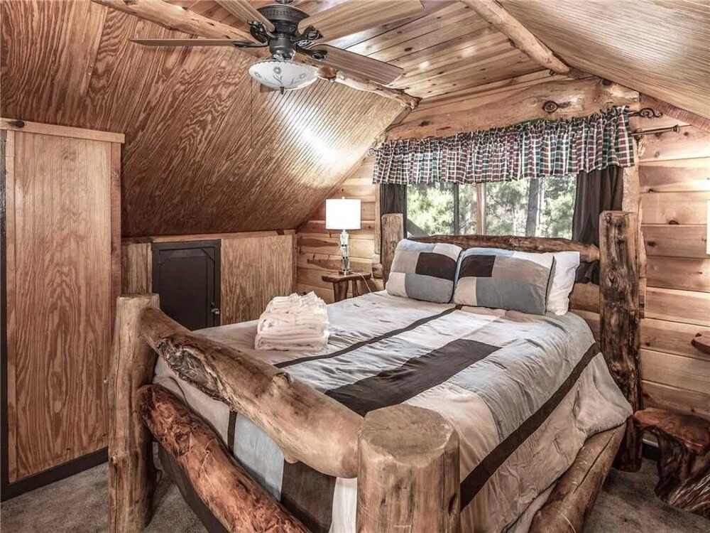 Big Bear, 3 Bedrooms, Stone Fireplace, Midtown, Sleeps 10