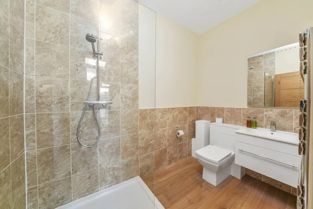 Luxury 2 Bedroom Apartments with Parking