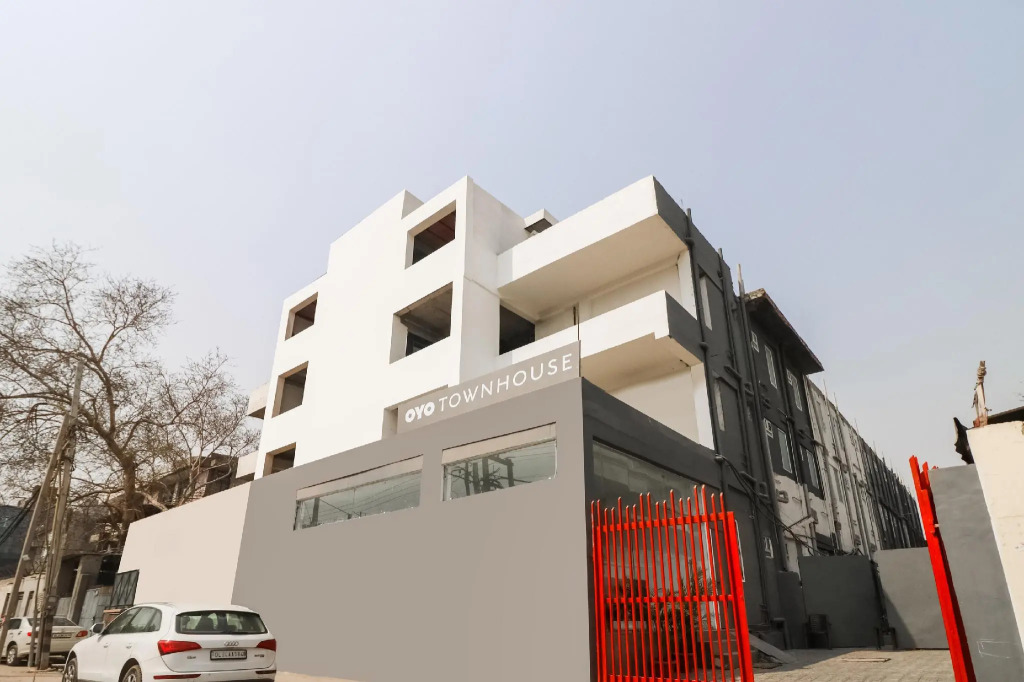 OYO Townhouse 408 Udyog Nagar