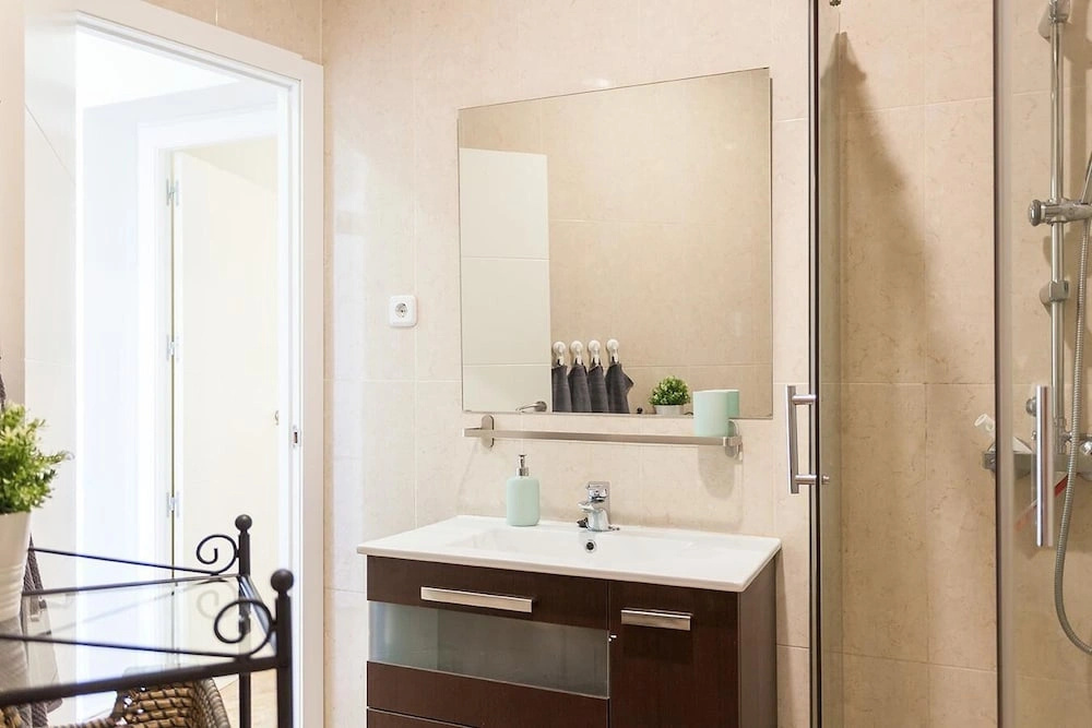 Stunning Urban Apt. Historic District - Sol