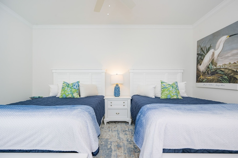 Phoenix Gulf Shores Ii 1904 3 Bedroom Condo