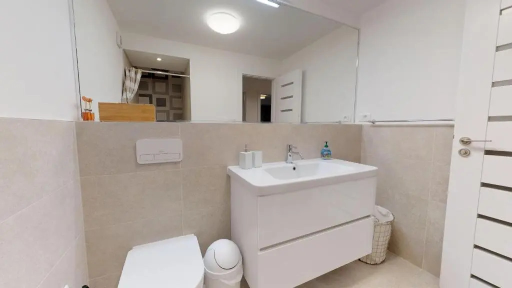 17 Ljubav Place