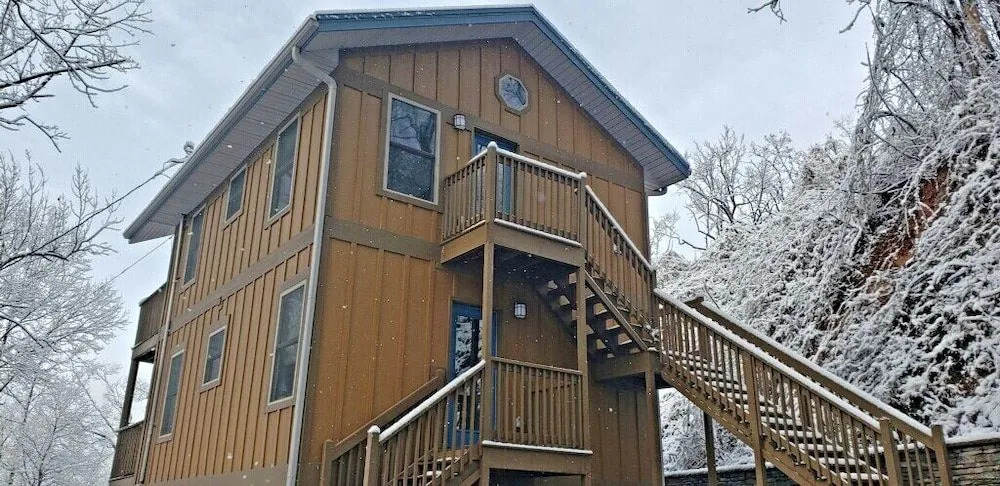Distiller's Den 2 Bedroom Cabin by RedAwning